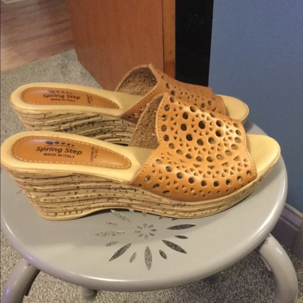 Size 7.5 Spring Step Italy Like New Sandals